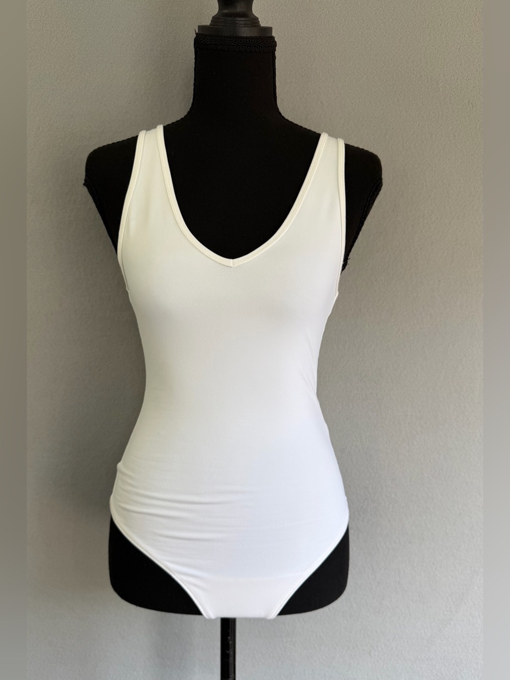 Abercrombie & Fitch Bodysuit Small Women’s White Sleeveless